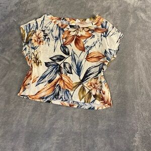 C&C California Women’s Floral 100% Linen Top Size Medium Short Sleeve Boho